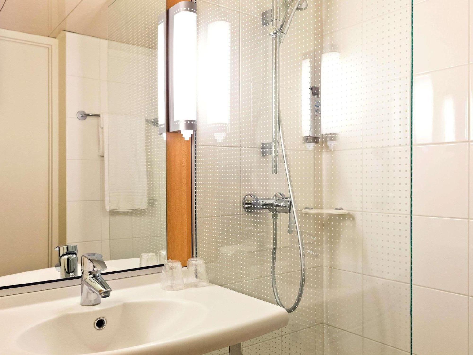 Standard Room 2 Single Beds